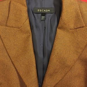 Piacenza for Escada Blazer.